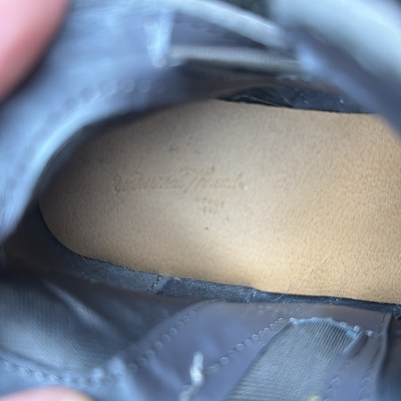 Brown Universal Thread Size 6 Booties - Picture 6 of 6